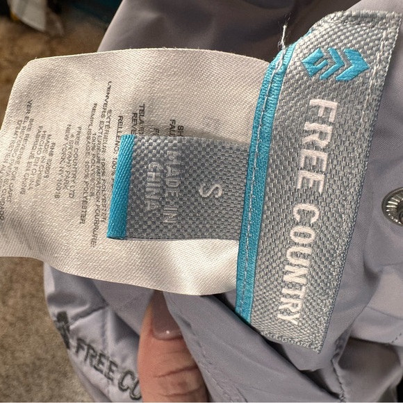 Free Country Women's Reversible Quilted Light Gray Vest - Picture 7 of 11